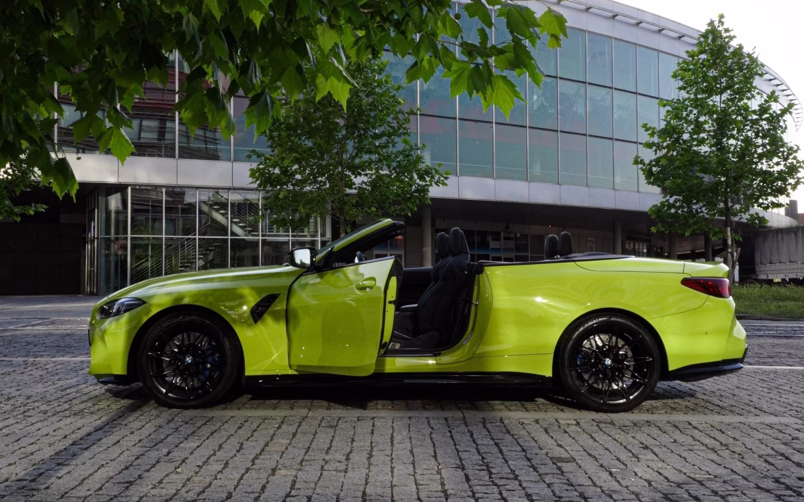 BMW M4 Competition Cabrio G83 — fotografie 1