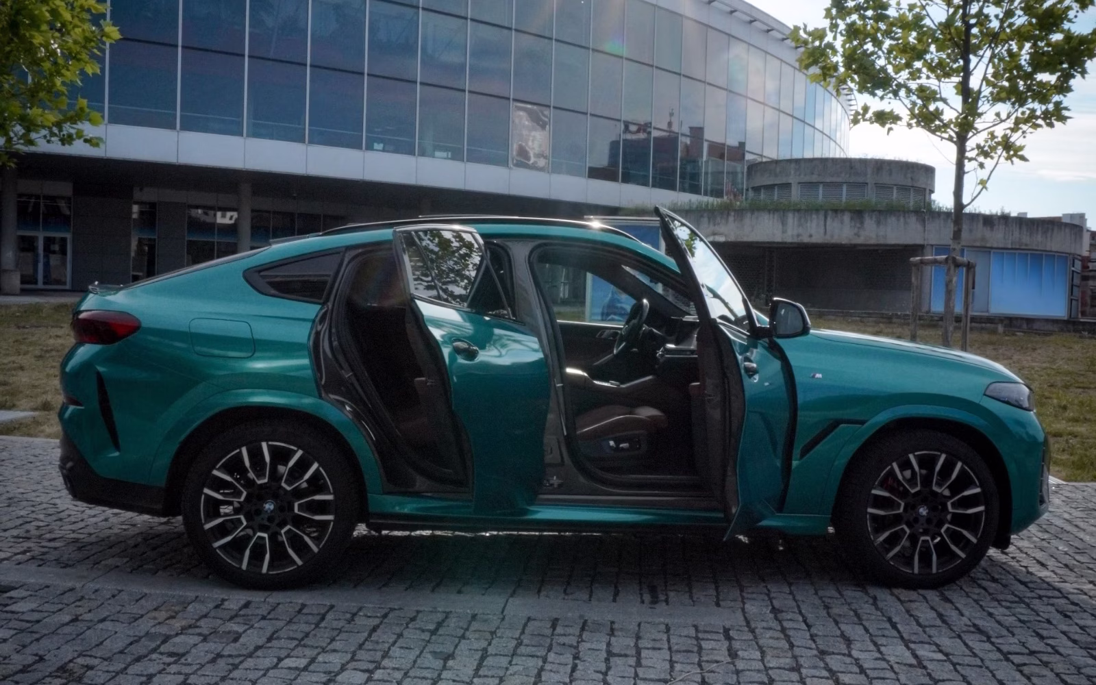 BMW X6 30d xDrive G06 — fotografie 1